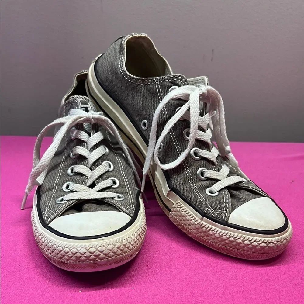 Converse Gray Low Top Unisex Sneakers M6 W8